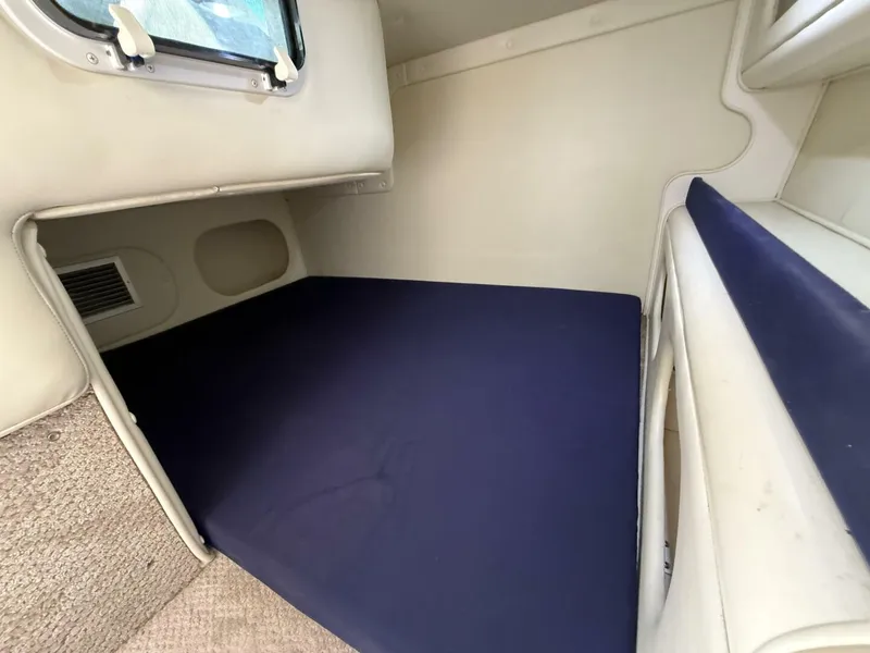 Slide: The Image of Rinker 270 Fiesta Vee 2000 - 5540383