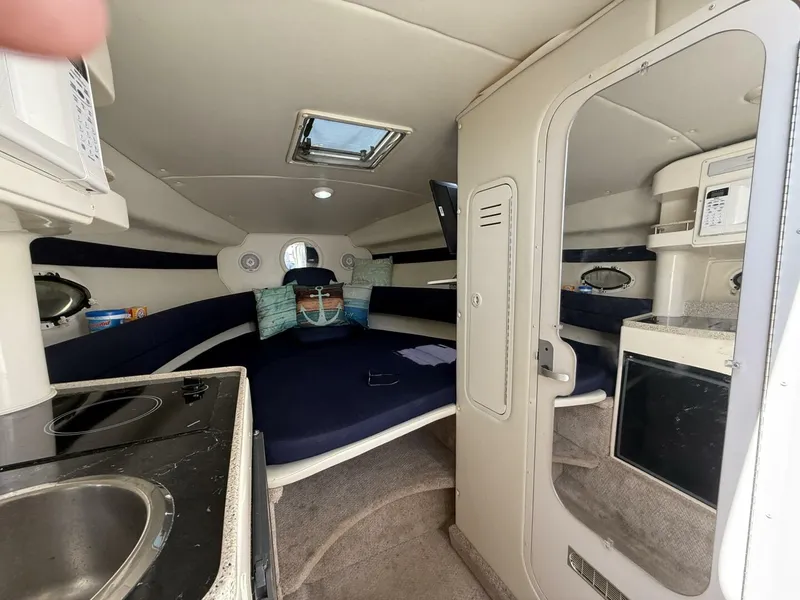 Slide: The Image of Rinker 270 Fiesta Vee 2000 - 5540381