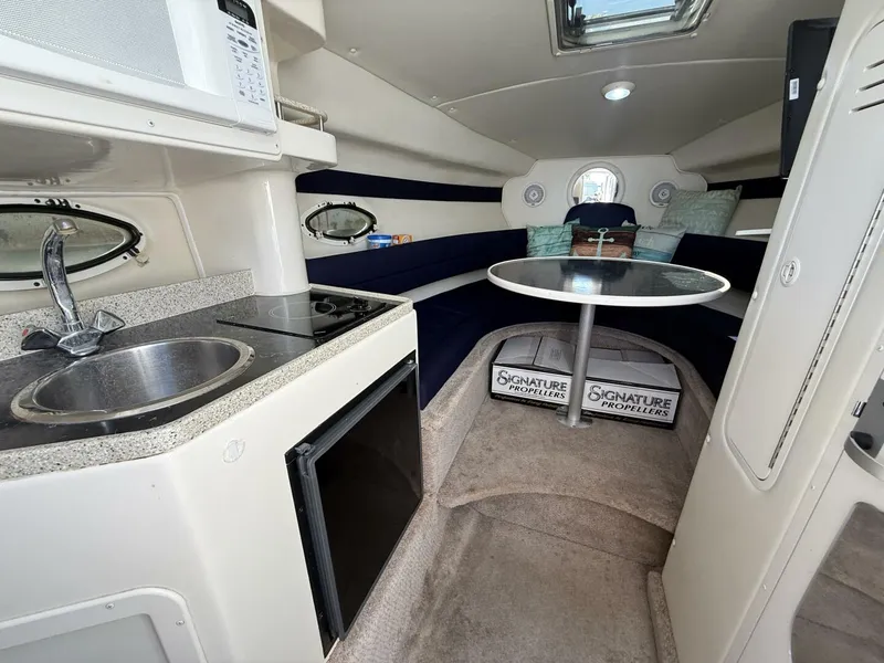 Slide: The Image of Rinker 270 Fiesta Vee 2000 - 5540386