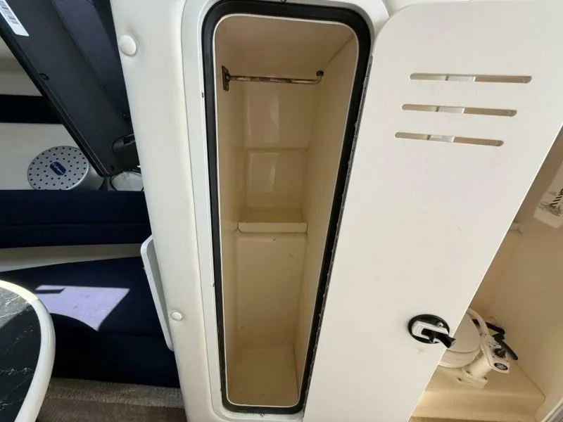 Slide: The Image of Rinker 270 Fiesta Vee 2000 - 5540377