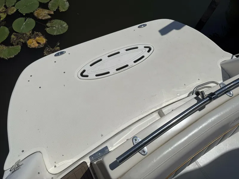 Slide: The Image of Rinker 270 Fiesta Vee 2000 - 5540387