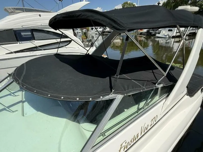 Slide: The Image of Rinker 270 Fiesta Vee 2000 - 5540404
