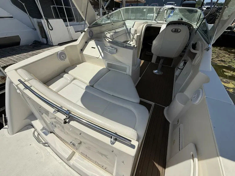 Slide: The Image of Rinker 270 Fiesta Vee 2000 - 5540388