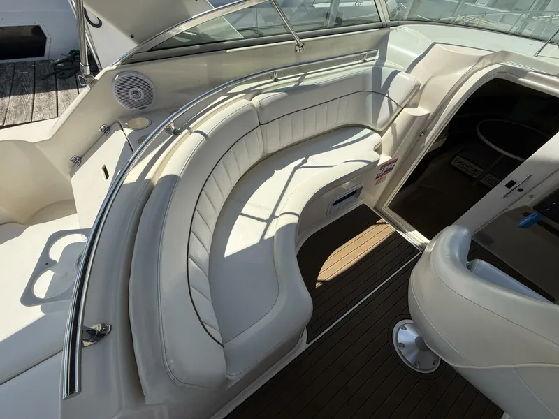 Slide: The Image of Rinker 270 Fiesta Vee 2000 - 5540389