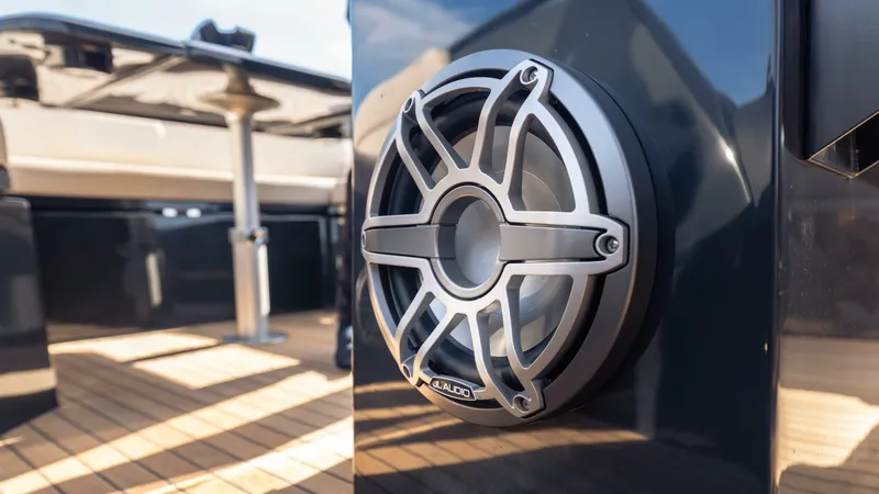 Slide: The Image of Skipper darkgrey/macadima 2025 - 5540726