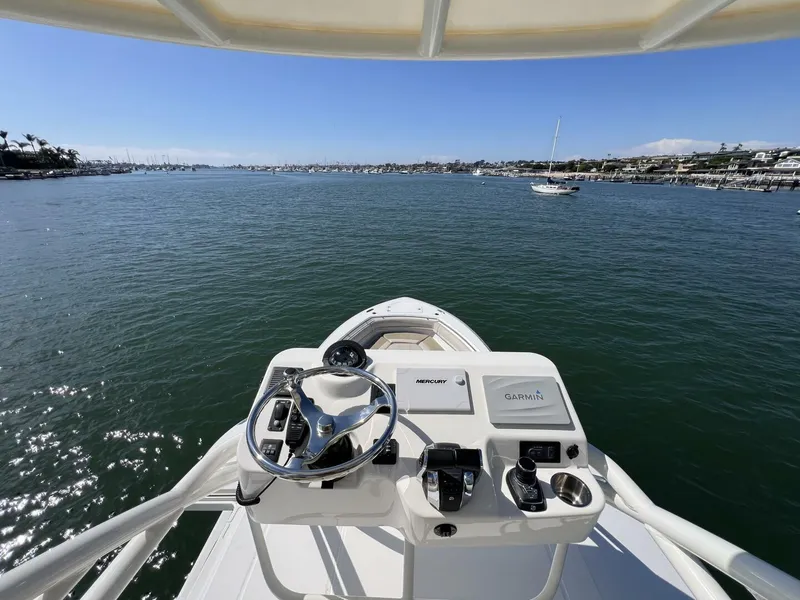 Slide: The Image of 2018 Boston Whaler 38 Outrage - M22 - 5595151
