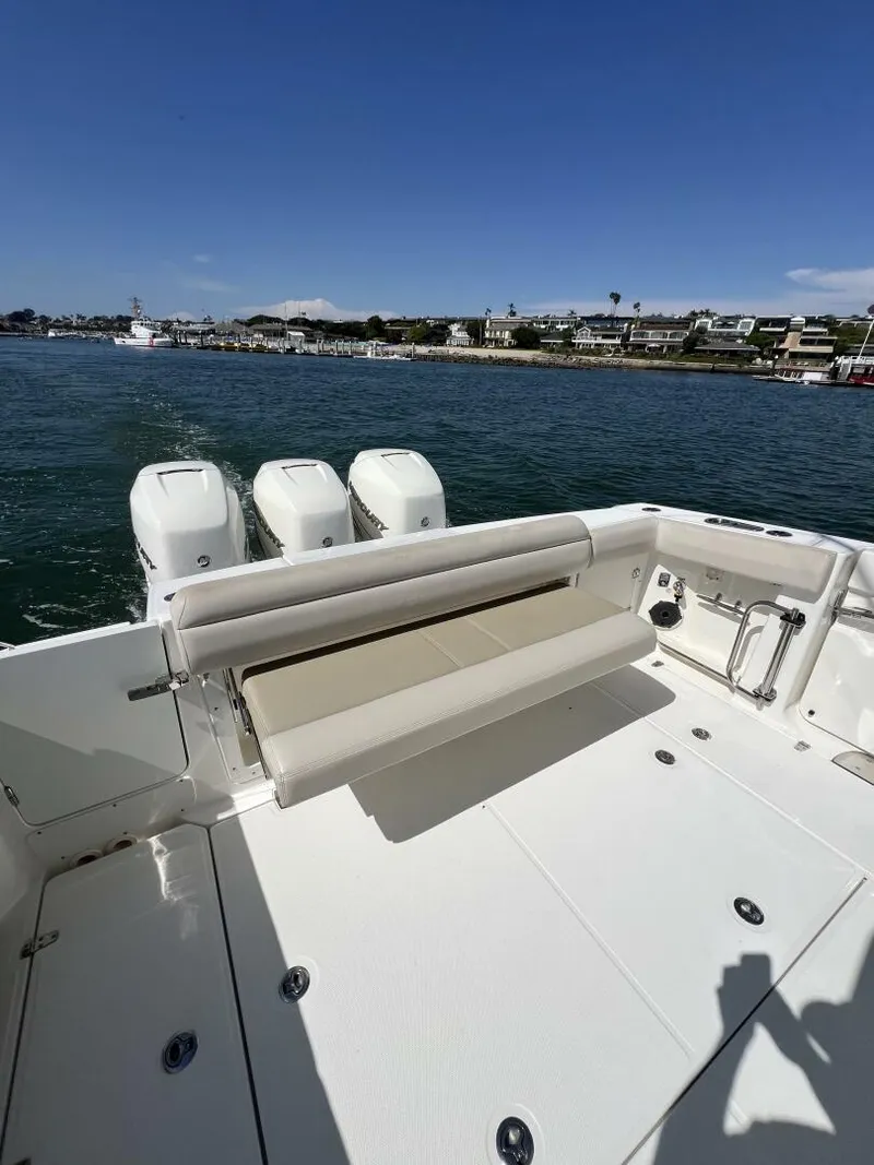 Slide: The Image of 2018 Boston Whaler 38 Outrage - M22 - 5595160