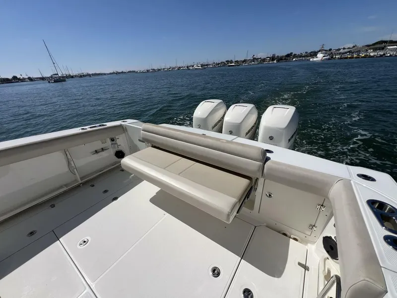 Slide: The Image of 2018 Boston Whaler 38 Outrage - M22 - 5595161
