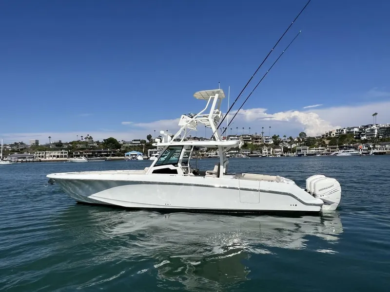 Slide: The Image of 2018 Boston Whaler 38 Outrage - M22 - 5595136