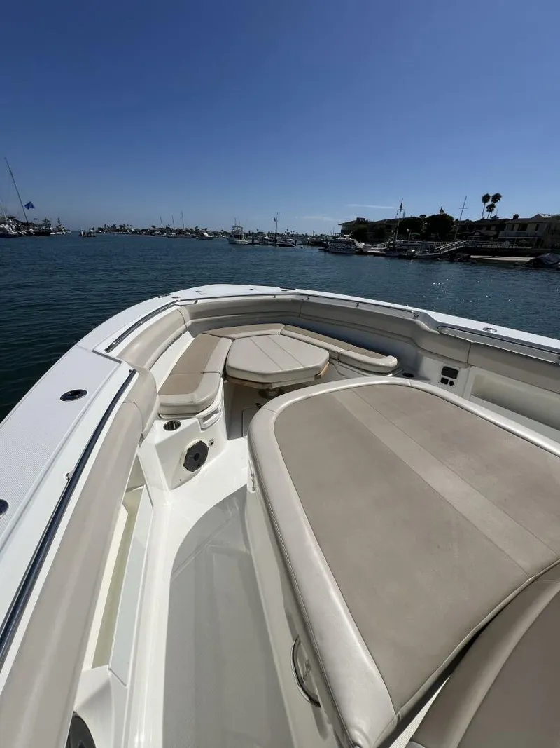 Slide: The Image of 2018 Boston Whaler 38 Outrage - M22 - 5595156