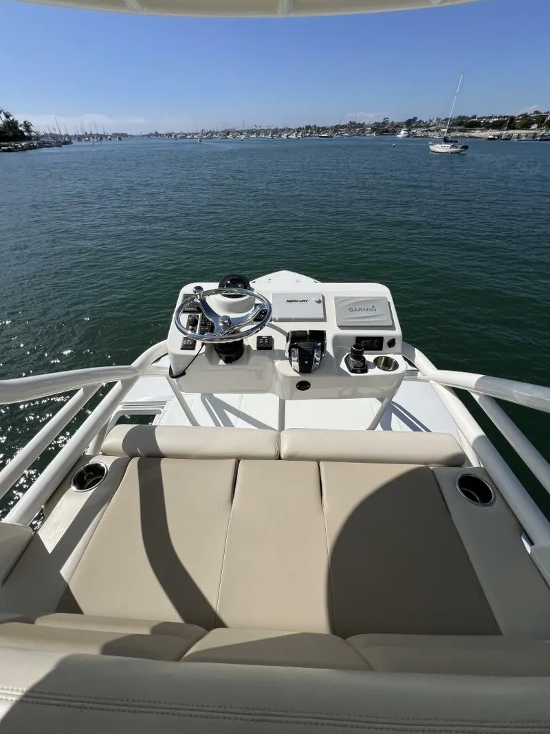 Slide: The Image of 2018 Boston Whaler 38 Outrage - M22 - 5595149