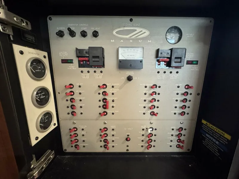 Slide: The Image of Maxum 4100 SCA 1998 - 5541080