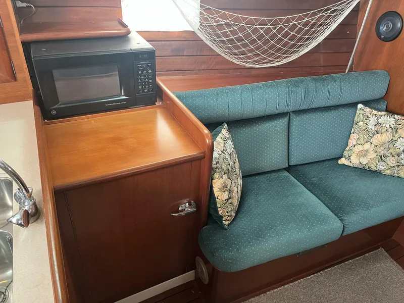 Slide: The Image of Beneteau Oceanis 381 2001 - 5597928