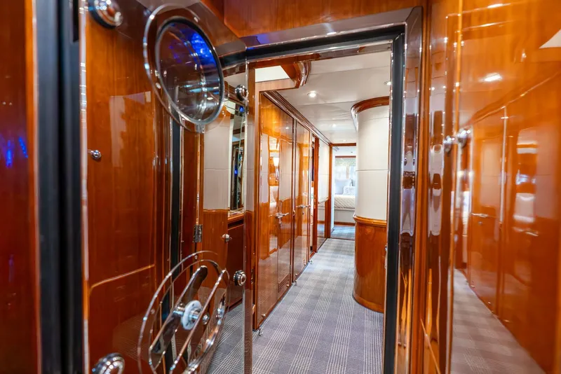 Slide: The Image of Hargrave Raised Pilothouse 2010 - 5544226