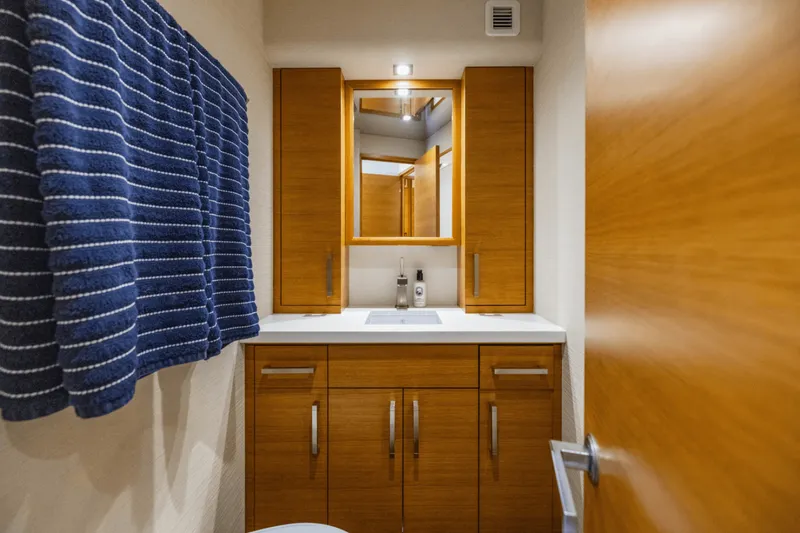 Slide: The Image of Hatteras GT63 2015 - 5807885