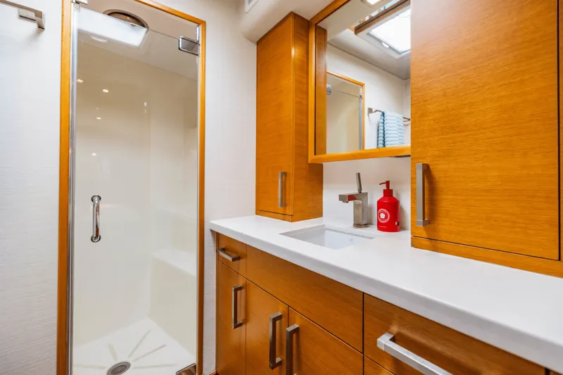 Slide: The Image of Hatteras GT63 2015 - 5807894