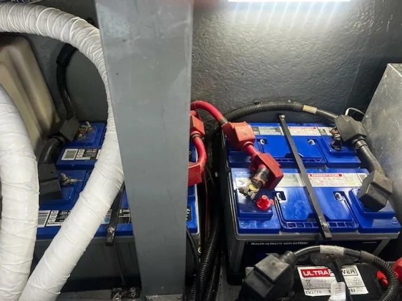 Slide: The Image of 410 battery bank - 5542199