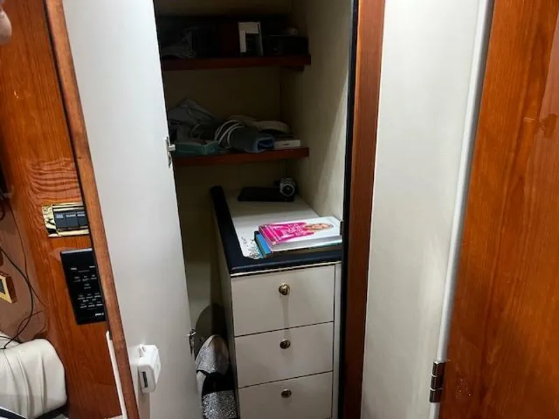 Slide: The Image of 410 master stbd. closet - 5542234