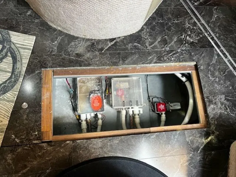 Slide: The Image of 410 floor access to sumps - 5542241