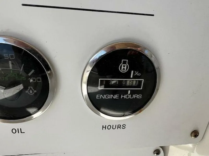 Slide: The Image of 410 genset hours - 5542251