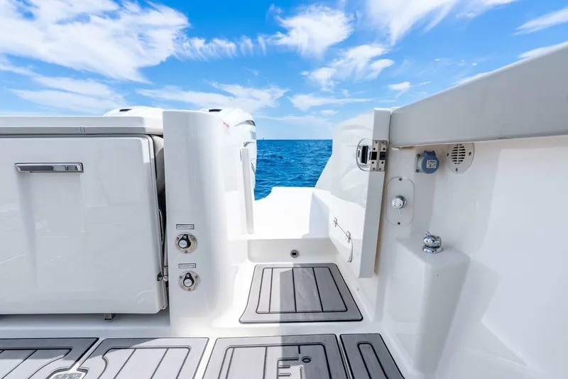 Slide: The Image of Pursuit 35 2024 - 5542510