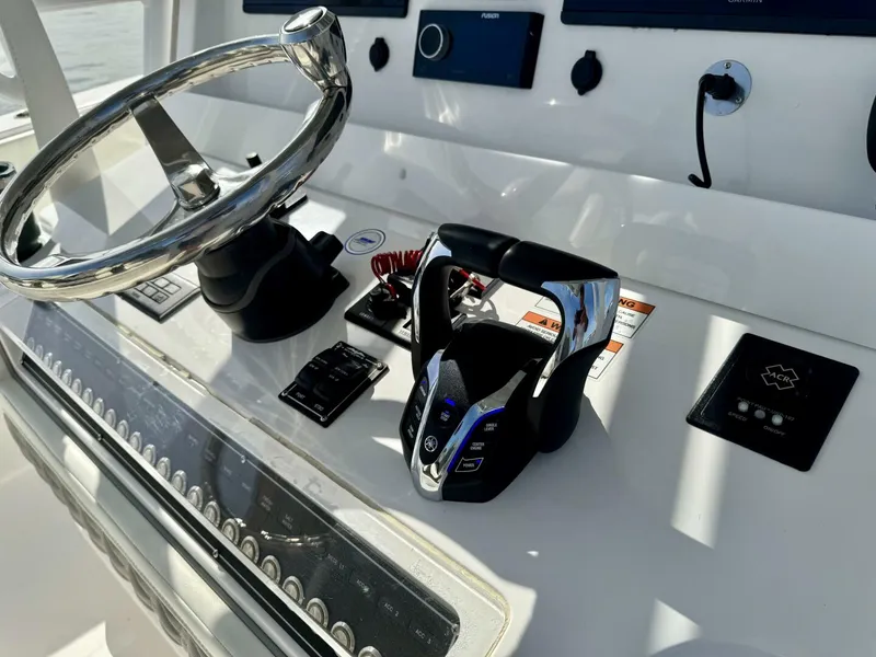 Slide: The Image of Invincible 39 Open Fisherman 2024 - 5601217