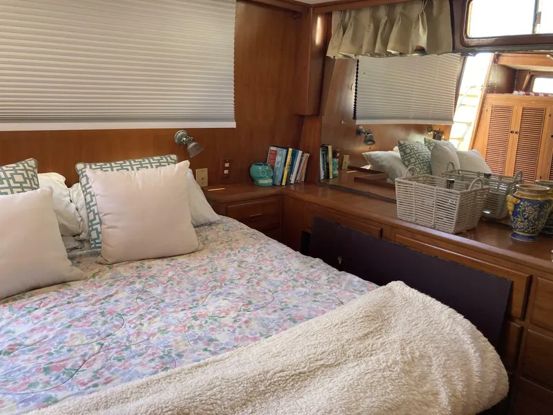 Slide: The Image of Offshore 48 Yachtfisher 1985 - 5544695