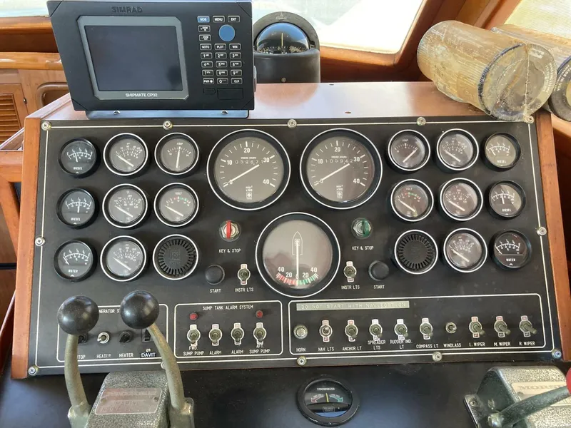 Slide: The Image of Offshore 48 Yachtfisher 1985 - 5544760