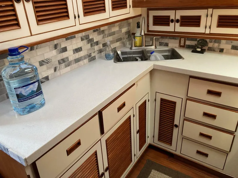 Slide: The Image of Offshore 48 Yachtfisher 1985 - 5544765