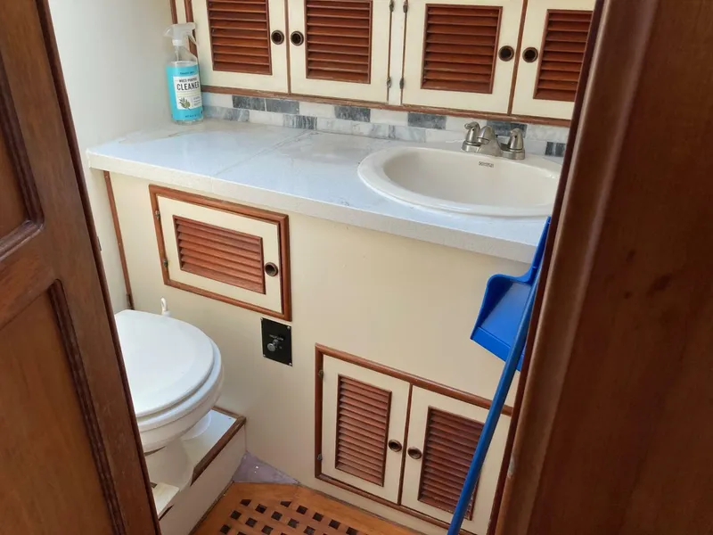 Slide: The Image of Offshore 48 Yachtfisher 1985 - 5544766