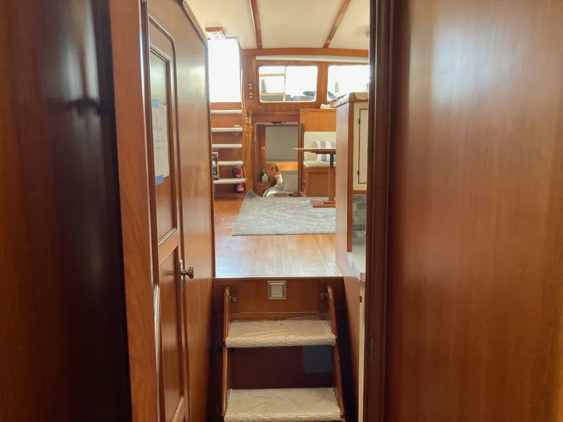 Slide: The Image of Offshore 48 Yachtfisher 1985 - 5544773