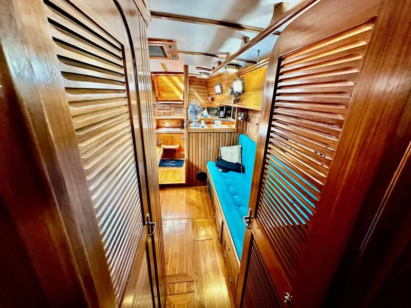 Slide: The Image of Cabo Rico 38 1993 - 5545549