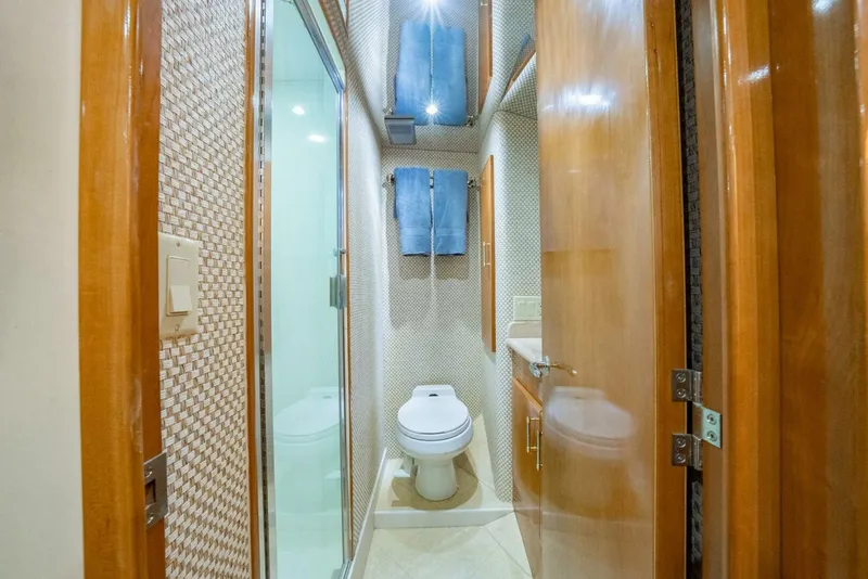 Slide: The Image of Hatteras 50 Convertible 2001 - 5545391