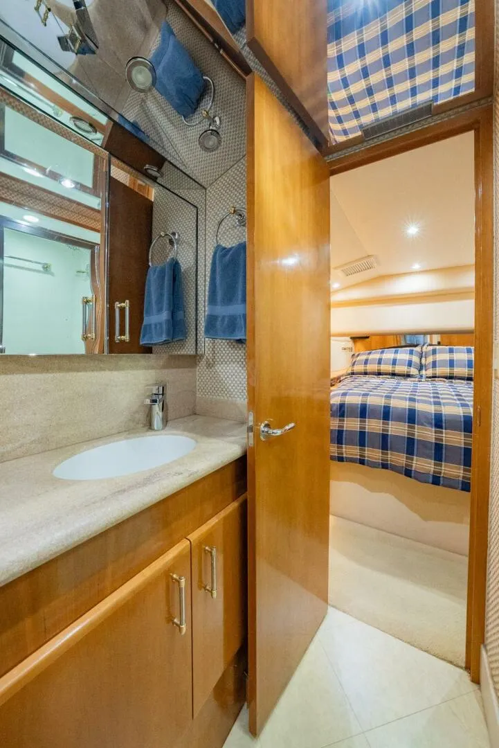 Slide: The Image of Hatteras 50 Convertible 2001 - 5545393