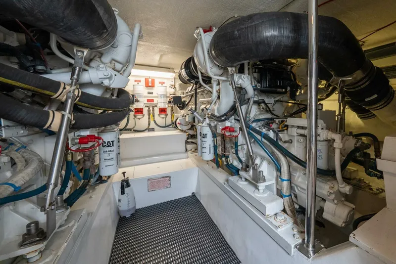 Slide: The Image of Hatteras 50 Convertible 2001 - 5545398