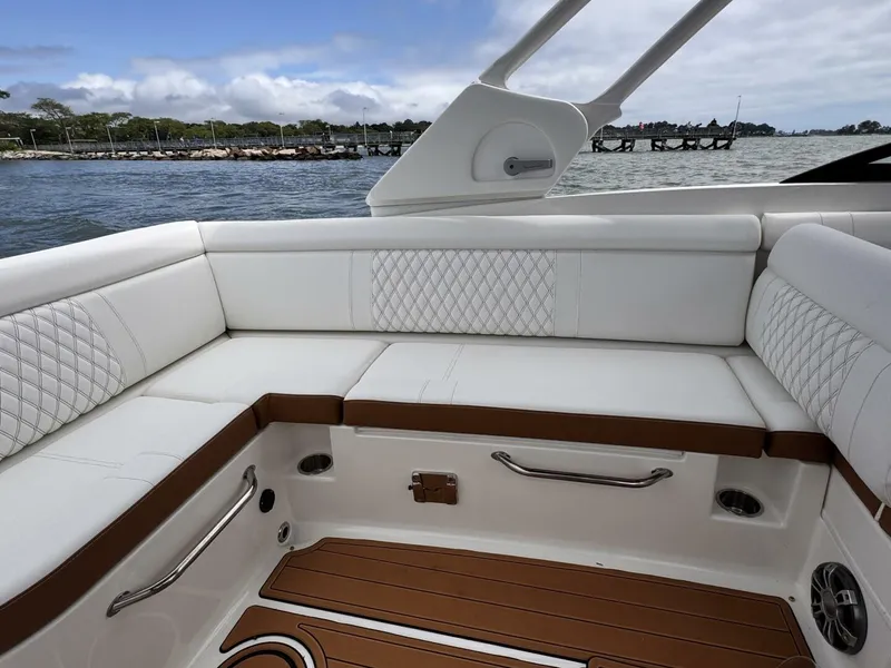 Slide: The Image of Sea Ray 270 Outboard 2024 - 5545780