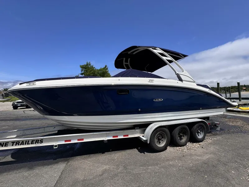Slide: The Image of Sea Ray 270 Outboard 2024 - 5545771