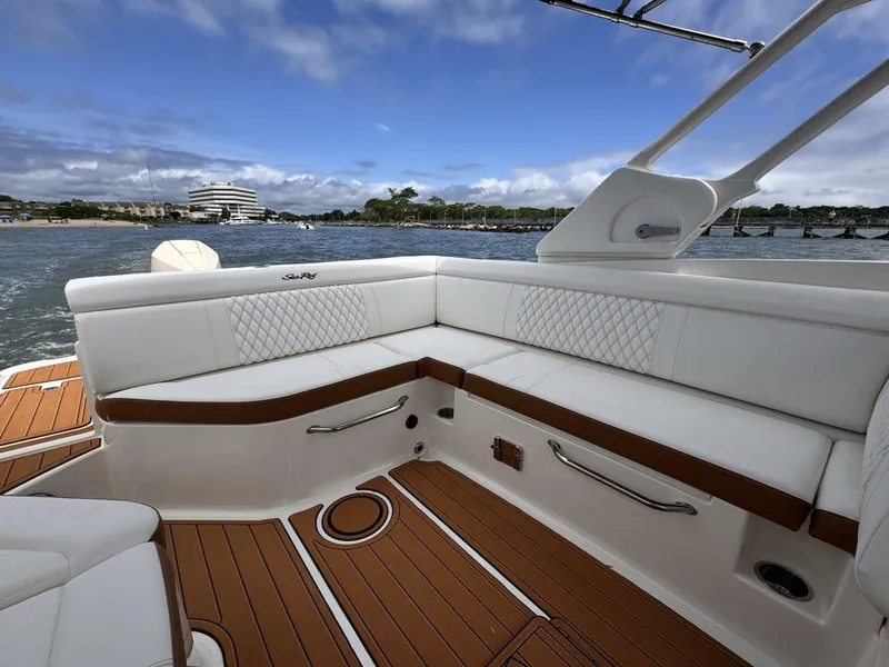 Slide: The Image of Sea Ray 270 Outboard 2024 - 5545781