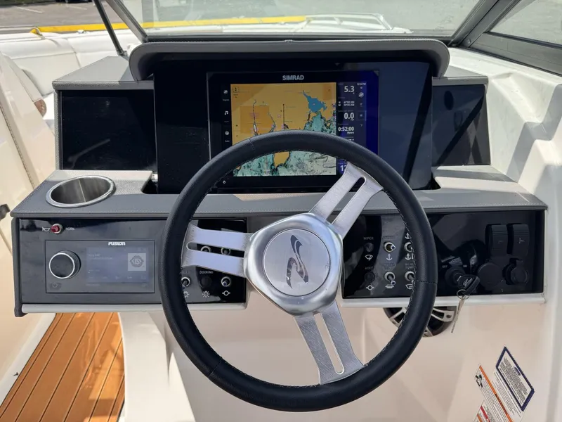 Slide: The Image of Sea Ray 270 Outboard 2024 - 5545785