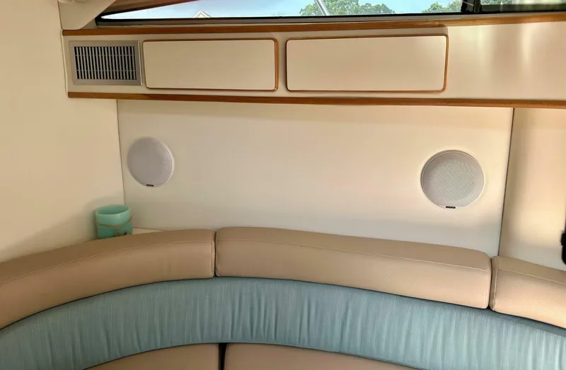 Slide: The Image of Sea Ray 400 Express Cruiser 1992 - 5545896