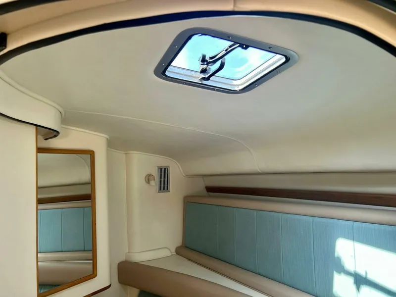 Slide: The Image of Sea Ray 400 Express Cruiser 1992 - 5545898