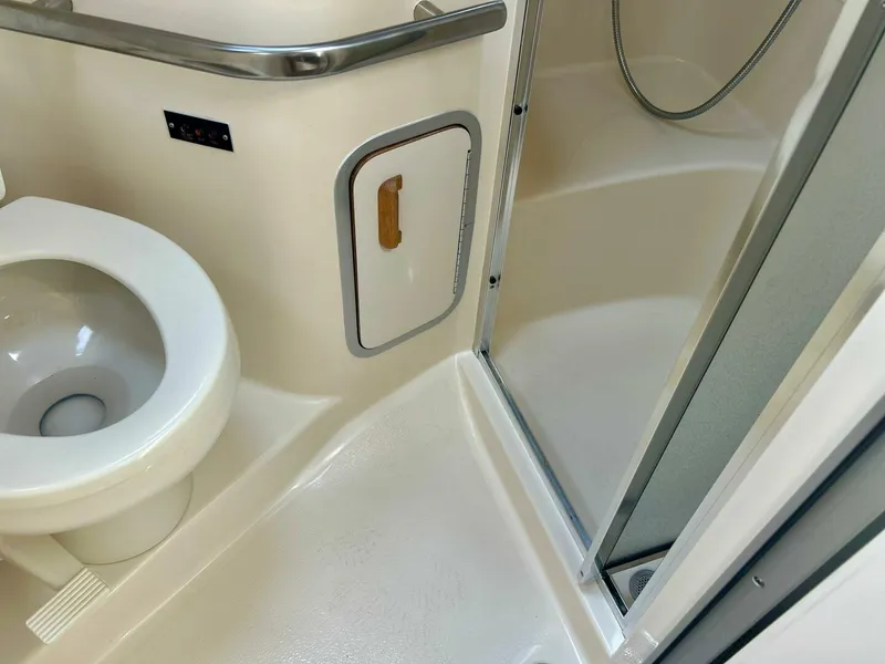 Slide: The Image of Sea Ray 400 Express Cruiser 1992 - 5545892