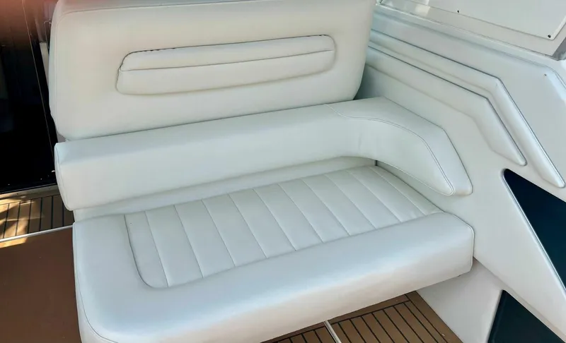 Slide: The Image of Sea Ray 400 Express Cruiser 1992 - 5545903