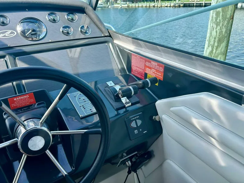 Slide: The Image of Sea Ray 400 Express Cruiser 1992 - 5545908