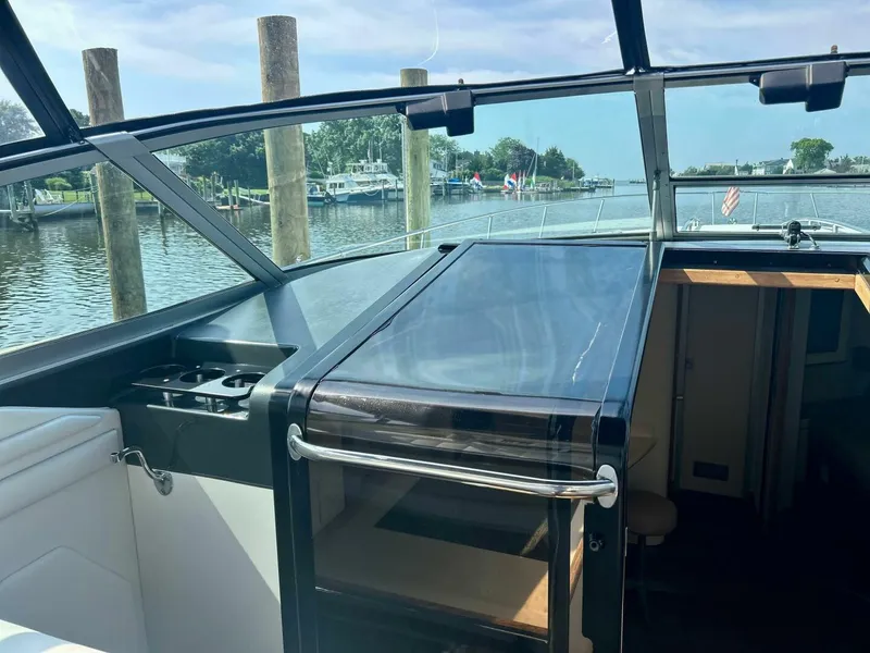 Slide: The Image of Sea Ray 400 Express Cruiser 1992 - 5545900