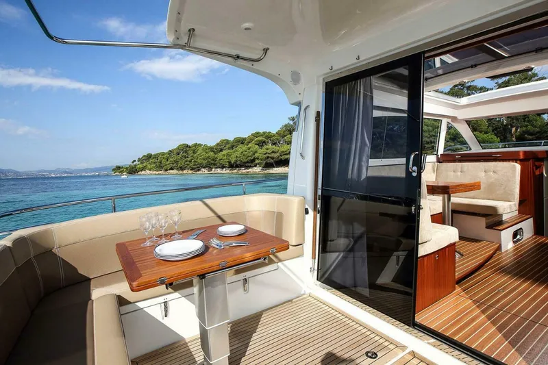 Slide: The Image of Nimbus 405 Coupé 2025 - 5552915