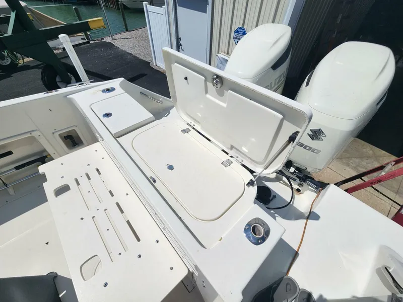 Slide: The Image of Hydra-Sports 28 2006 - 5546098