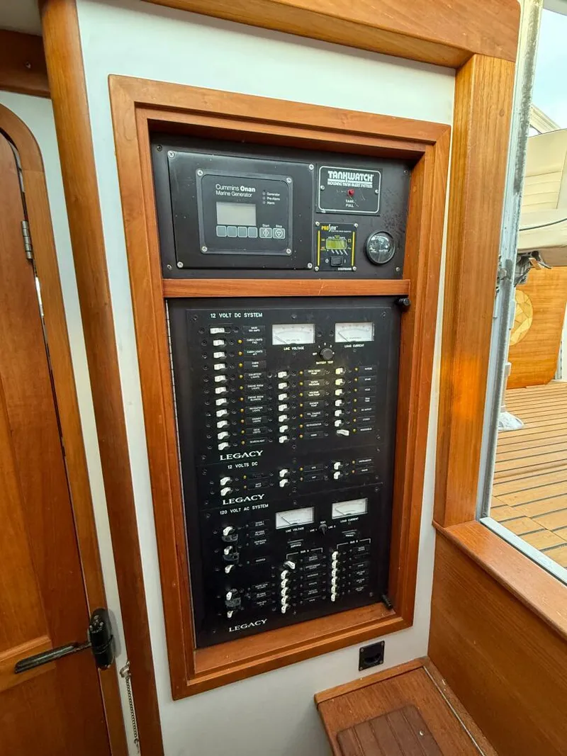 Slide: The Image of Legacy 34 Express Twin Jet 2002 - 5547786