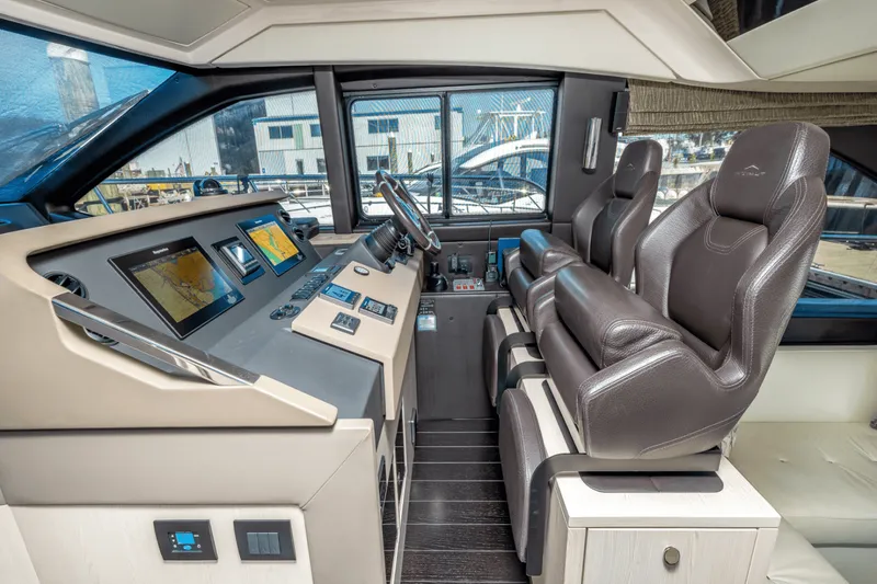 Slide: The Image of Azimut 50 FLYBRIDGE 2017 - 5649236