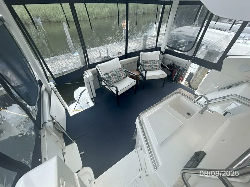 Slide: The Image of 39' Silverton sundeck - 5547571